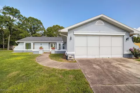 12225 Glancy Ln, Spring Hill, FL 34609 photo 1