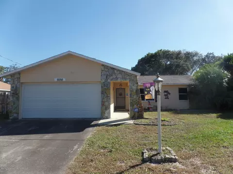1084 Stratton Ave, Spring Hill, FL 34609 photo 1