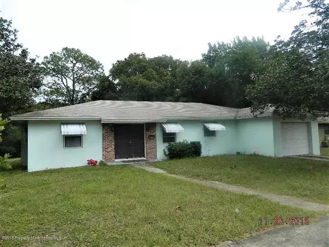 7231 Holiday Dr, Spring Hill, FL 34606 photo 1
