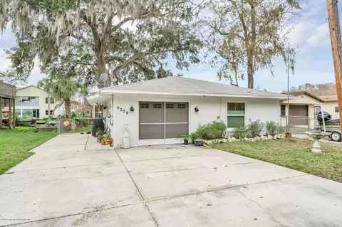 6259 Waverly Rd, Weeki Wachee, FL 34607 photo 1