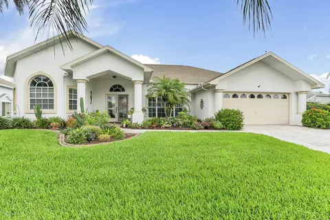 8633 Regal Ln, Hudson, FL 34667 photo 1