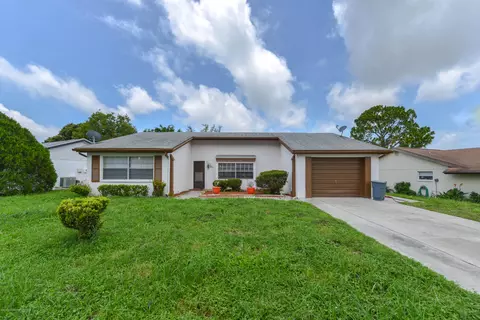 8419 Clover Hill Loop, Hudson, FL 34667 photo 1
