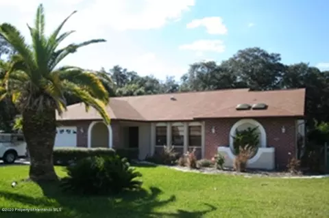 2397 Knoll Dr, Spring Hill, FL 34608 photo 1