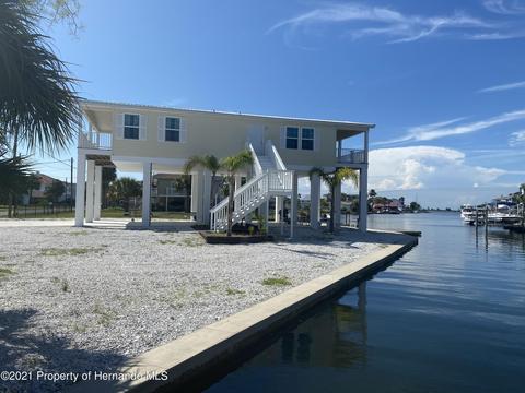 3229 Gulf Winds Cir, Hernando Beach, FL 34607 photo 1
