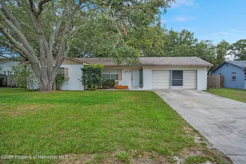 8161 Roycrest Ln, Spring Hill, FL 34606 photo 1