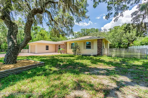 442 Tryon Cir, Spring Hill, FL 34606 photo 1