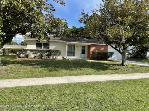 7330 Pinehurst Dr, Spring Hill, FL 34606 photo 1