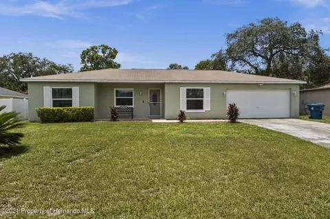 3075 Commerce Ave, Spring Hill, FL 34609 photo 1