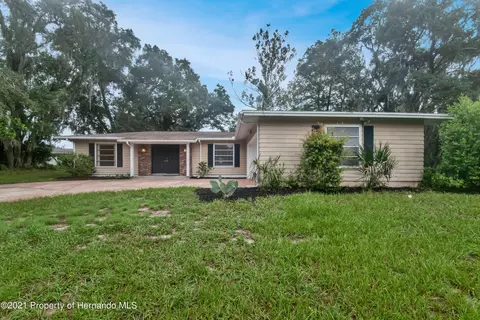 2044 Finland Dr, Spring Hill, FL 34609 photo 1