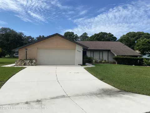 3250 Coronet Ct, Spring Hill, FL 34609 photo 1