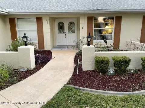 12162 Glancy Ln, Spring Hill, FL 34609 photo 1