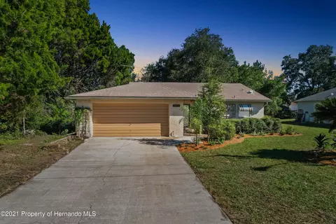 1204 Meredith Dr, Spring Hill, FL 34608 photo 1