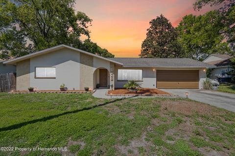 10465 Mayflower Rd Spring Hill Fl 34608 22 Photos Mls 2223277 Movoto