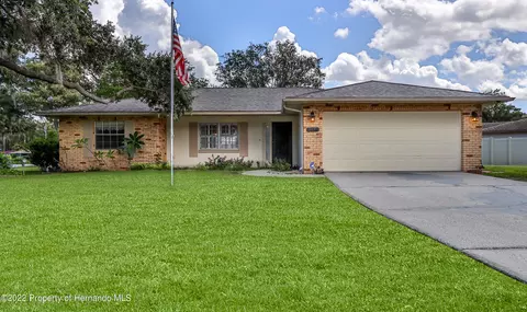 7471 Landmark Dr, Spring Hill, FL 34606 photo 1