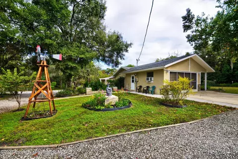 905 N Mcgowan Ave, Crystal River, FL 34429