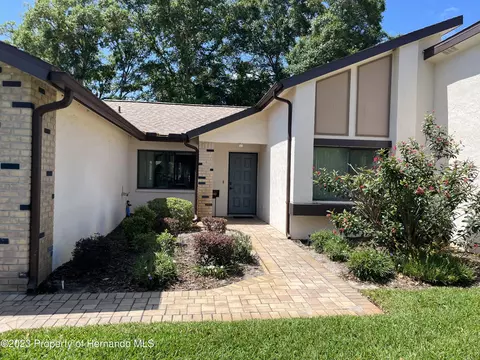 7569 Heather Walk Dr, Weeki Wachee, FL 34613