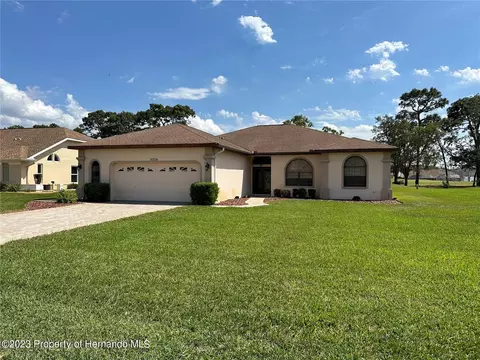 9326 Ashley Dr, Weeki Wachee, FL 34613
