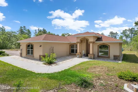 17397 Nuthatch Rd, Weeki Wachee, FL 34614 photo 1