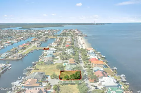 5650 Westshore Dr, New Port Richey, FL 34652