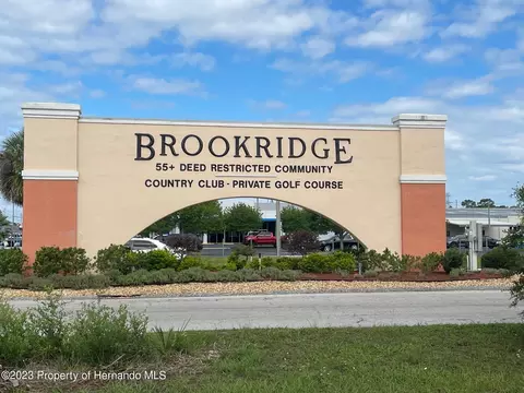 7476 Dinsmore St, Brooksville, FL 34613