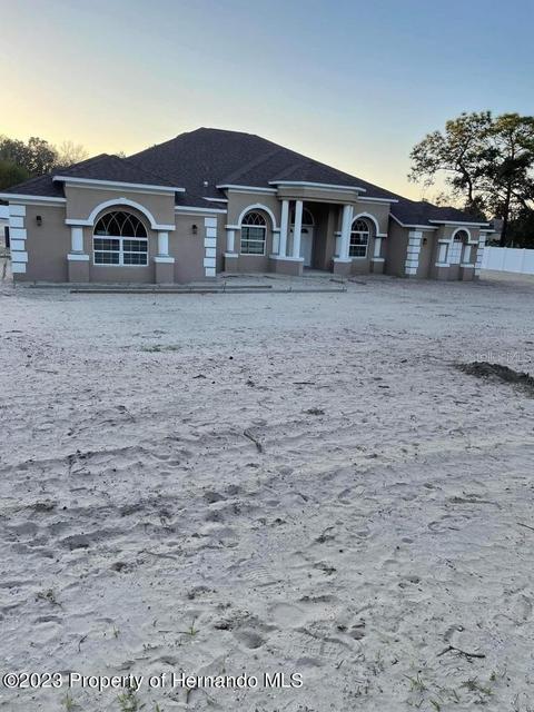 12365 Mountain Dove Rd, Weeki Wachee, FL 34614