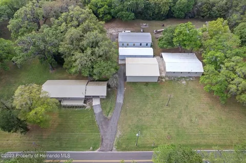 9021 Mcintyre Rd, Brooksville, FL 34601