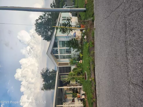 9354 Grizzly Bear Ln, Weeki Wachee, FL 34613