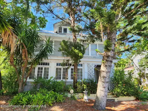 1544 3rd Ave W, Bradenton, FL 34205