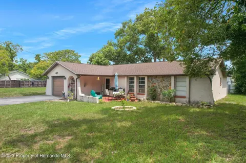 8512 Long Boat Ln, Hudson, FL 34667