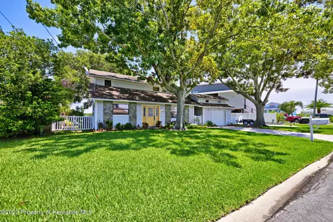4244 Tahiti Dr, Hernando Beach, FL 34607