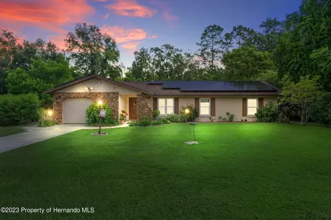 6189 E Waverly St, Inverness, FL 34452