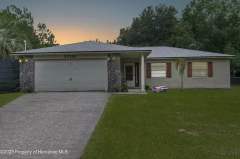 37248 Orange Blossom Ln, Dade City, FL 33525
