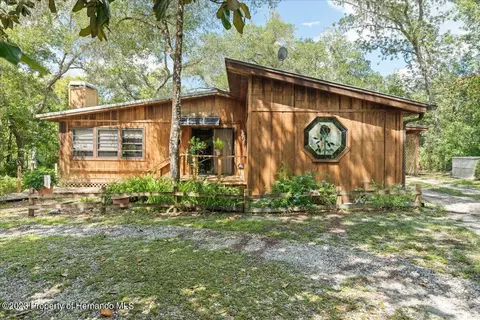 5239 Olivet Dr, Ridge Manor, FL 33523