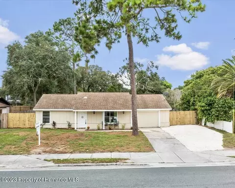 8506 Spring Hill Dr, Spring Hill, FL 34608