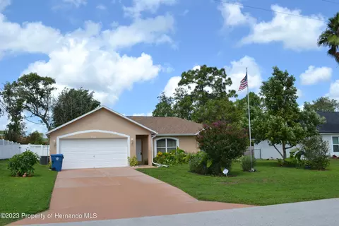2387 Hawthorne Rd, Spring Hill, FL 34609