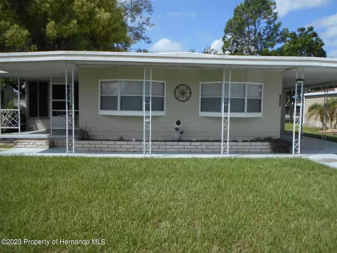 7349 Western Circle Dr, Brooksville, FL 34613