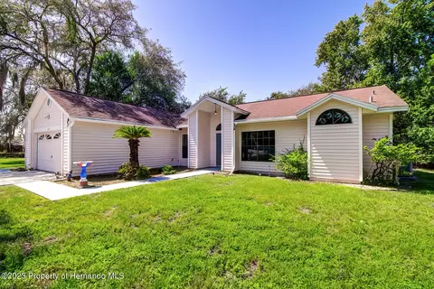 9320 Swiss Rd, Spring Hill, FL 34606