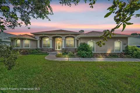 9164 Bunting Rd, Weeki Wachee, FL 34613