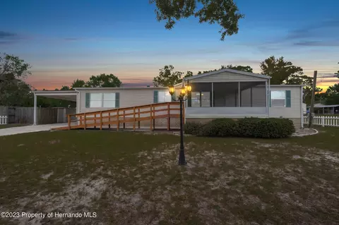 9727 Lee St, Hudson, FL 34669
