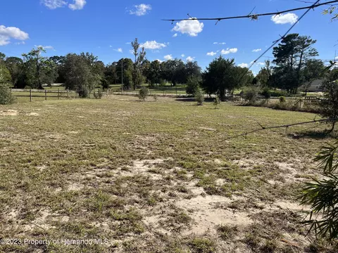 13297 Moon Rd, Brooksville, FL 34613