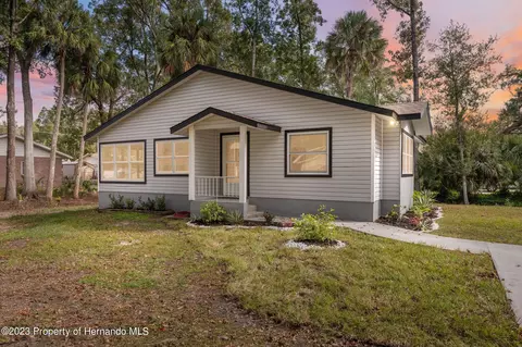 715 NE 12th Ter, Crystal River, FL 34428