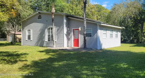 203 Palm St, Inglis, FL 34449