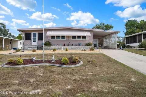 7320 First Circle Dr, Brooksville, FL 34613