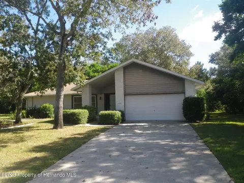 4 Asters Ct, Homosassa, FL 34446