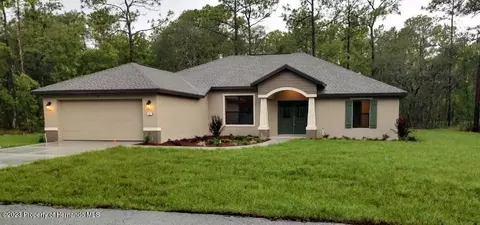 8 Whitewood Ct, Homosassa, FL 34446