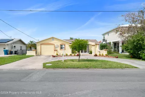 3375 Flamingo Blvd, Hernando Beach, FL 34607