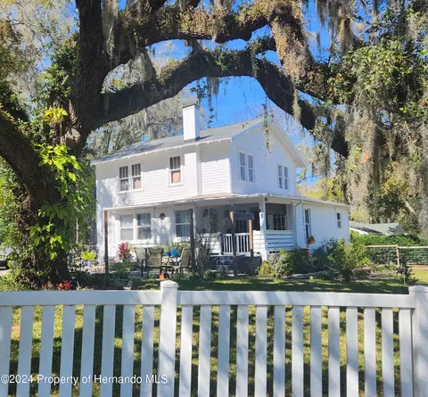 701 Howell Ave, Brooksville, FL 34601
