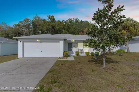 6633 Robin Ln, Homosassa, FL 34448