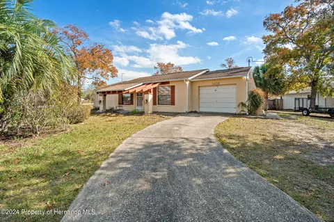 5438 Roble Ave, Spring Hill, FL 34608