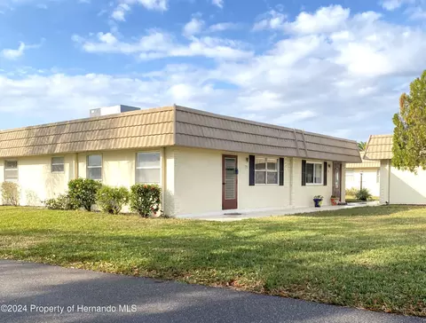 202 Bedford St #72, Sun City Center, FL 33573